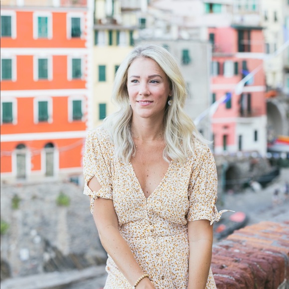 Meet your Posher, Maegan - Picture 1 of 1